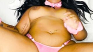 Angie Acosta piggy solo