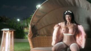 LiveCleo - Outdoor Patio Masturbation