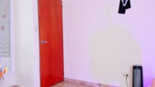 Merlia_model 2025-01-12 0300 webcam video