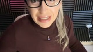 SexyVic_69 hyper sexy french milf with boots
