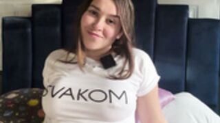 KloeLaMaravilla - Squirting Through Pink Shorts