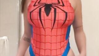 Sophie Raiin SpiderMan cosplay