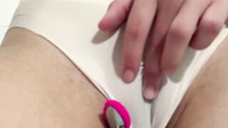danetteblank rubs pussy in shower, spy