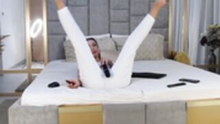 ArianaKroft pantyless teasing in free