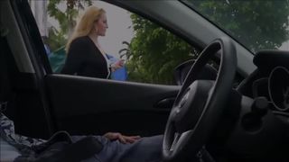 cooperation_with_passing_girl