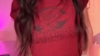 Jocelyynn fingers pussy