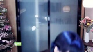 Yuyouwei nude show