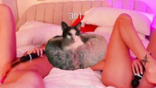 Gia_Hill and OhBabykelly domi pussy cum