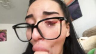 Mds suge pula pana se ineaca cu ea