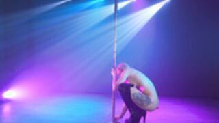 Bubble__gum_ Poledance Show 2