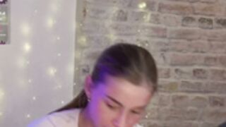 Roxxxie_reid dildo 2026-05-12