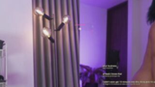 annieguzman_ Rides dildo nd teases ass