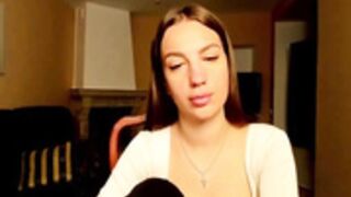 Sabrina_Mensi flashing bra
