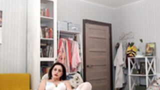 Vivian-Alluring