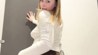 elegantbabe 20260329 Public Dildo