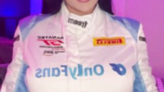 Renee Gracie joi in race suit