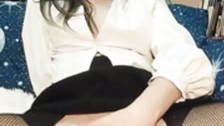 20260515 - LoveFoxyQueen_1 plays with herself