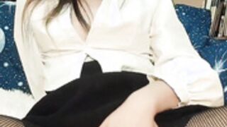 20260515 - LoveFoxyQueen_1 plays with herself