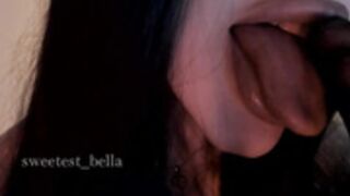 sweetest_bella jerking her cock and sucking a dildo lik