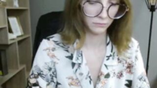 JuicyPenny - nonnude model teasing her tits