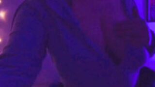 Sandysun nice boob tease