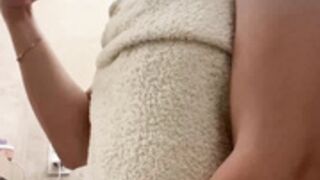 Elie - Shower