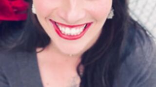 Risky store facial busty Milf