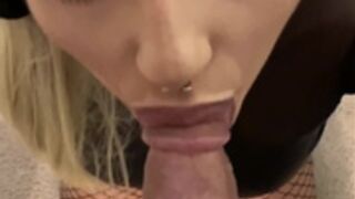 Naomi Woods gives a sloppy blowjob and gets fucked hard