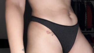 tamara225 shows tits at the end