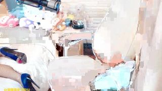 Chinese squirt girl in uniform masturbate with milk