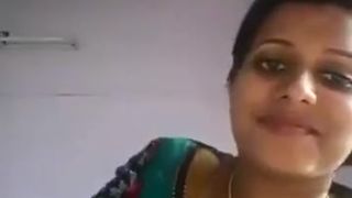 indian girl showing big brown boobs