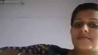 indian girl showing big brown boobs