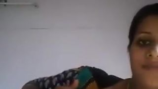 indian girl showing big brown boobs