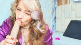 amal_thompson gives footjob and blowjob