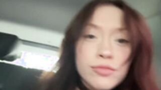 CityLynx get naked and play with his pussy in taxi