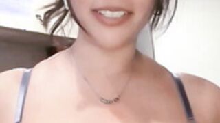 REINA Live Stream