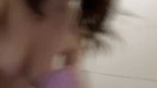 South_Carolina squirting in the bathroom