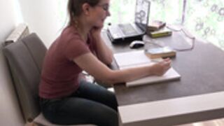 TinyEmily - Geile Studentin vom Professor verfuehrt und 2