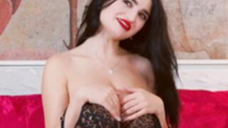 OdetteMuller 2025-10-28_02-20-01