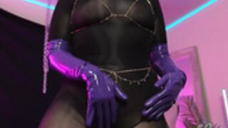 masked queen