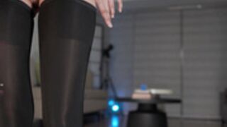 Belle_adrienne 26-5-16 tiny girl leg show in stockings