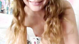 NikaJohnson2 - Chat Room - MyFreeCams 2026-01-31