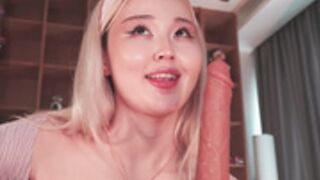 seduza_hyun sloppy dildo blow job