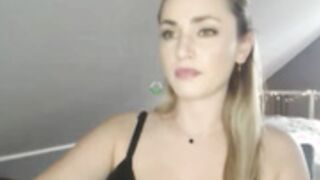 ScarlettBody sexy shy streamer