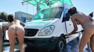 Selenakyle Carwash nude!!!