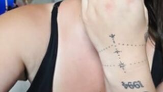 Sweety_venus magnifique milf aux seins énormes