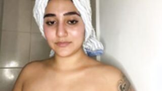 Aurora-benett RebeccaRoberths Blowjob after shower