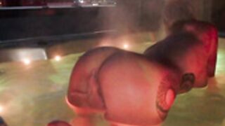 kissofacobra jacuzzi