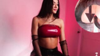 Dakota Blare 32