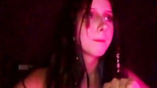 meloncitafeliz mostrando las tetas